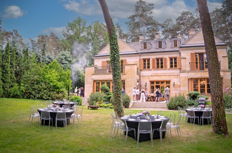 Corporate House Rentals in Warsaw: The Smart Choice for Business Stays, Events & Team Retreats